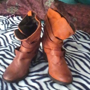Steve Madden Yale Brown Leather Buckle Boots